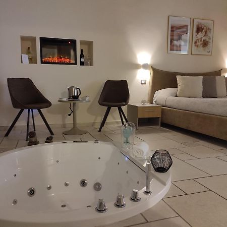 Lux Suite Tarento Exterior foto