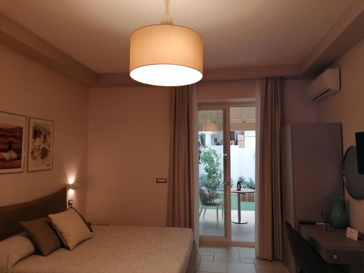 Lux Suite Tarento Exterior foto