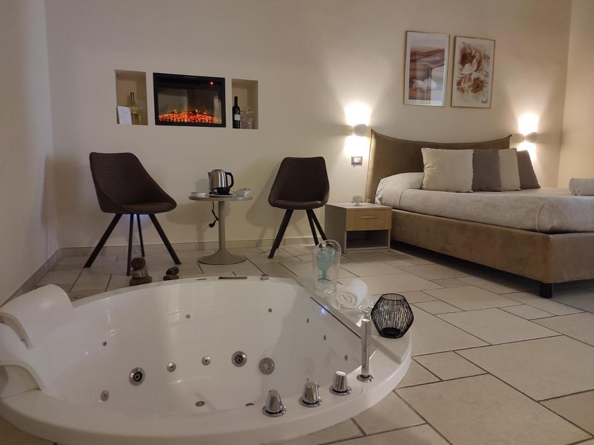 Lux Suite Tarento Exterior foto