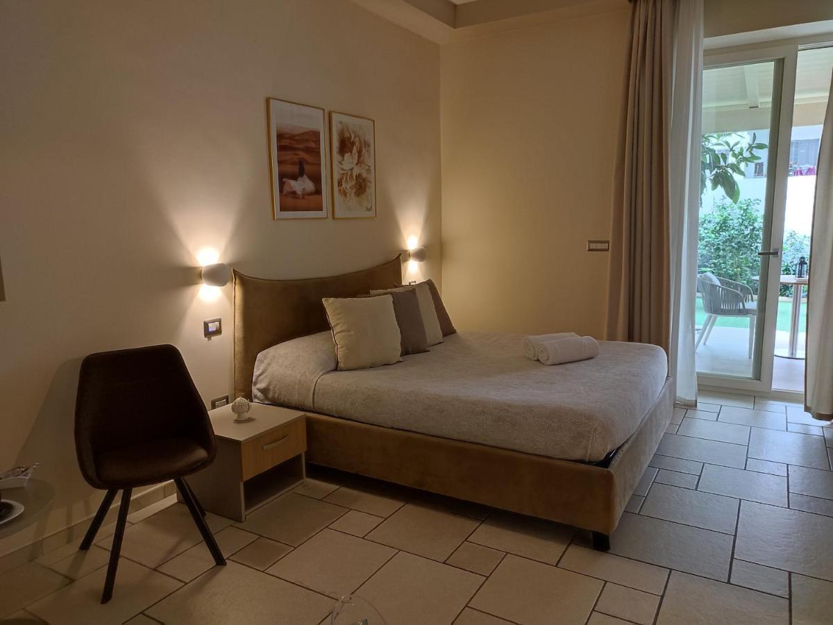 Lux Suite Tarento Exterior foto