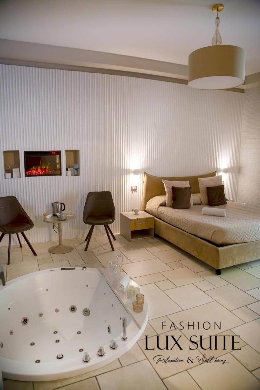 Lux Suite Tarento Exterior foto